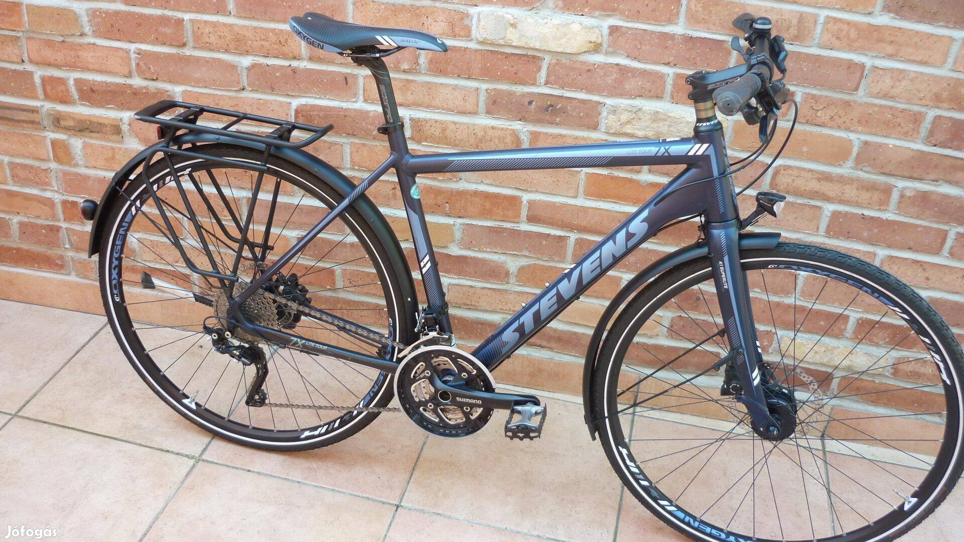 Eladó 29-es Stevens 7X LITE Tour minőségi trekking kerékpár