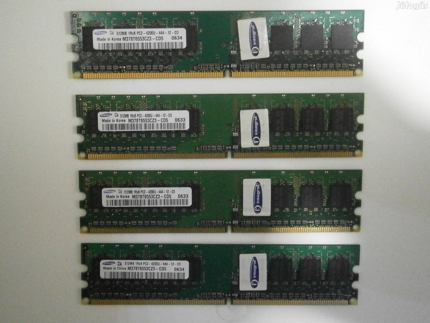 Eladó 2GB (4 x 512MB) Samsung DDR2-es RAM (PC2-4200U)