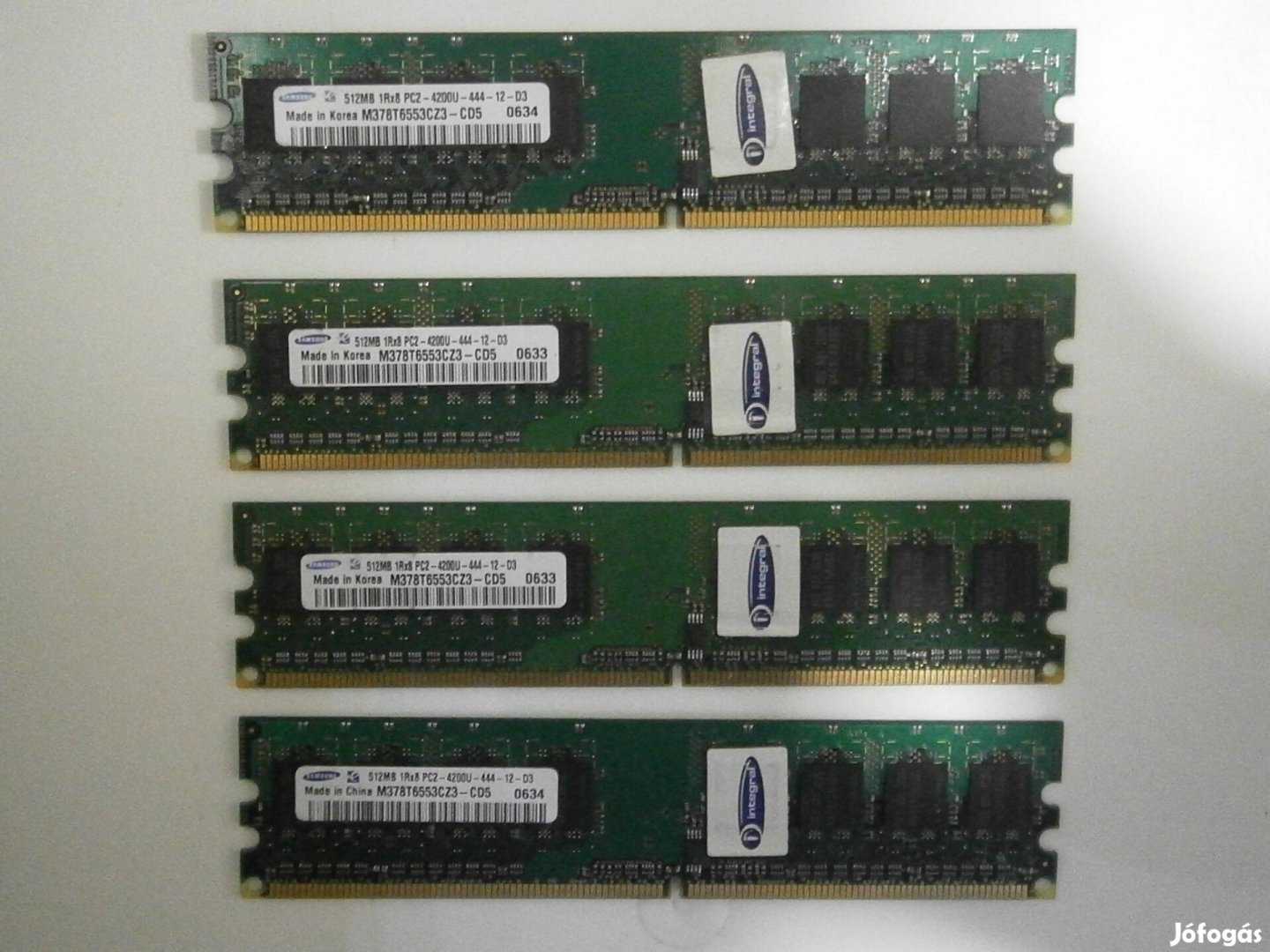 Eladó 2GB (4 x 512MB) Samsung DDR2-es RAM (PC2-4200U)