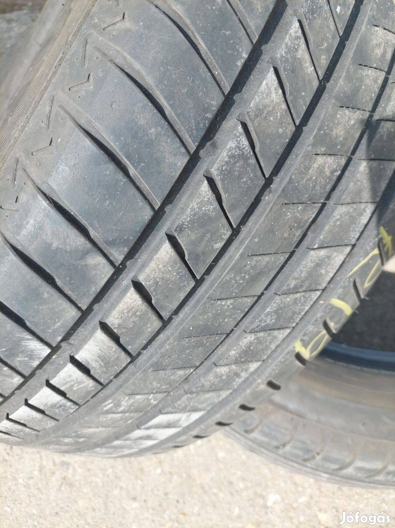 Eladó 2 db 26550 R19 Bridgestone nyári gumi