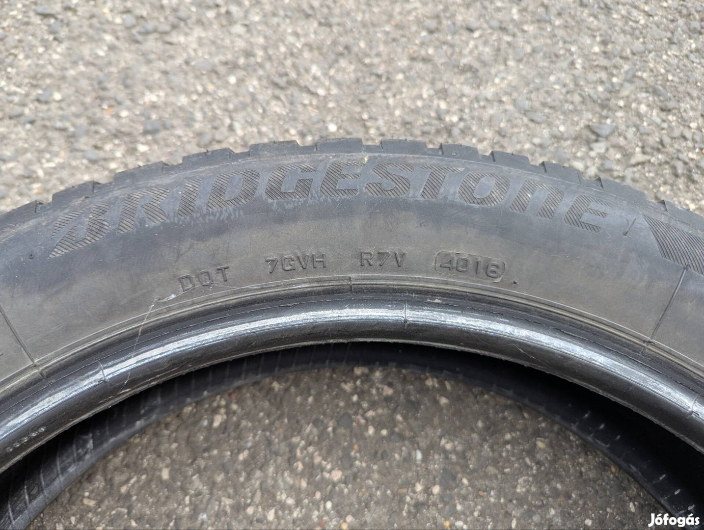 Eladó 2 db Bridgestone Blizzak LM-500 téli gumi BMW i3