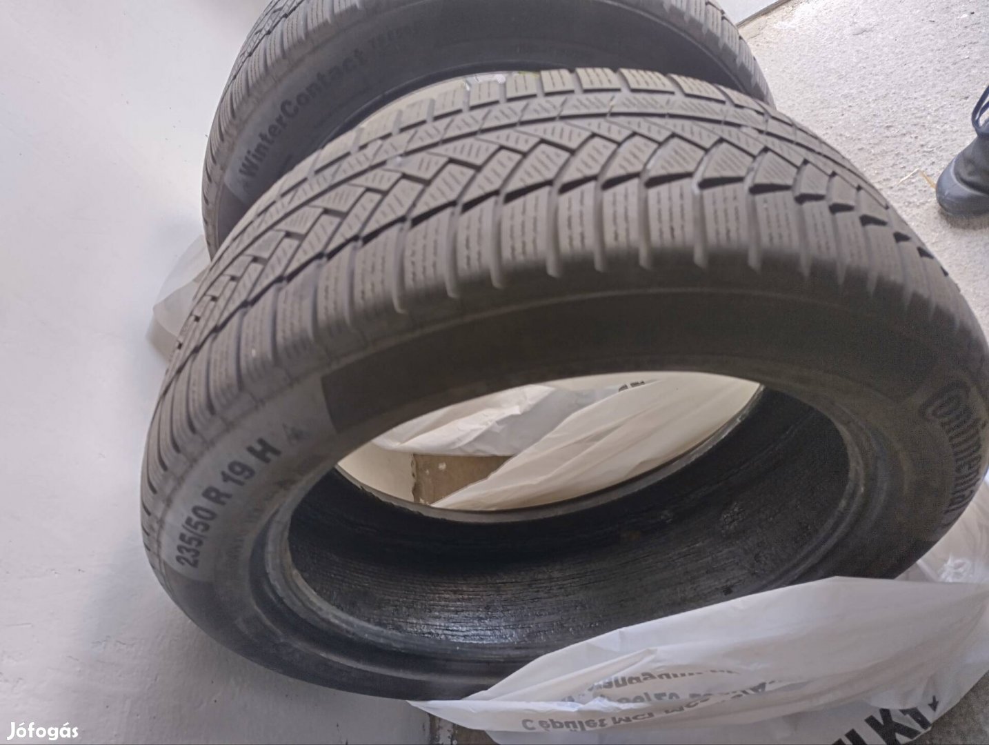 Eladó 2 db Continental Winter Contact téli gumi 235/50 R19