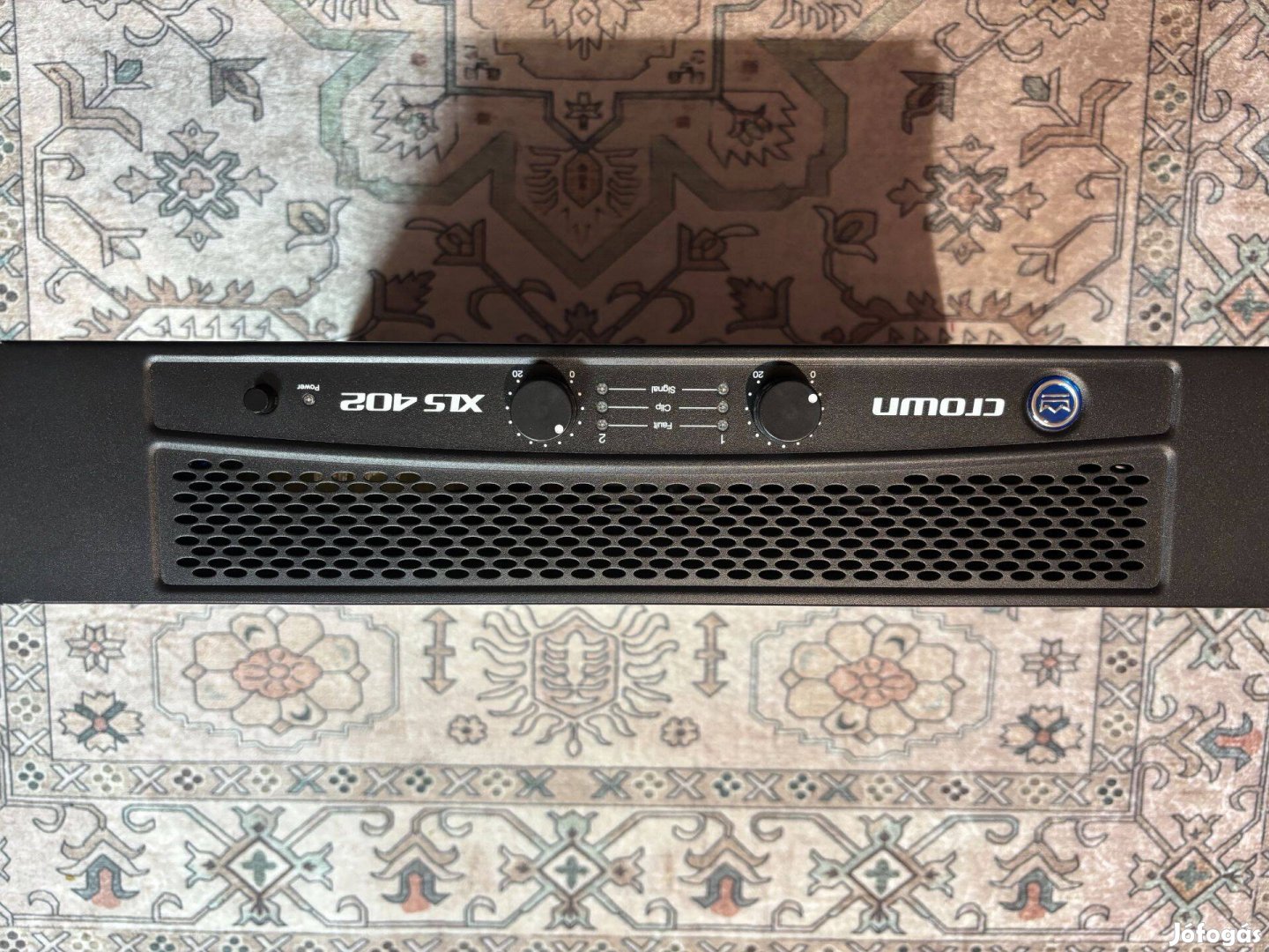 Eladó 2 db Crown XLS 402 végerősítő