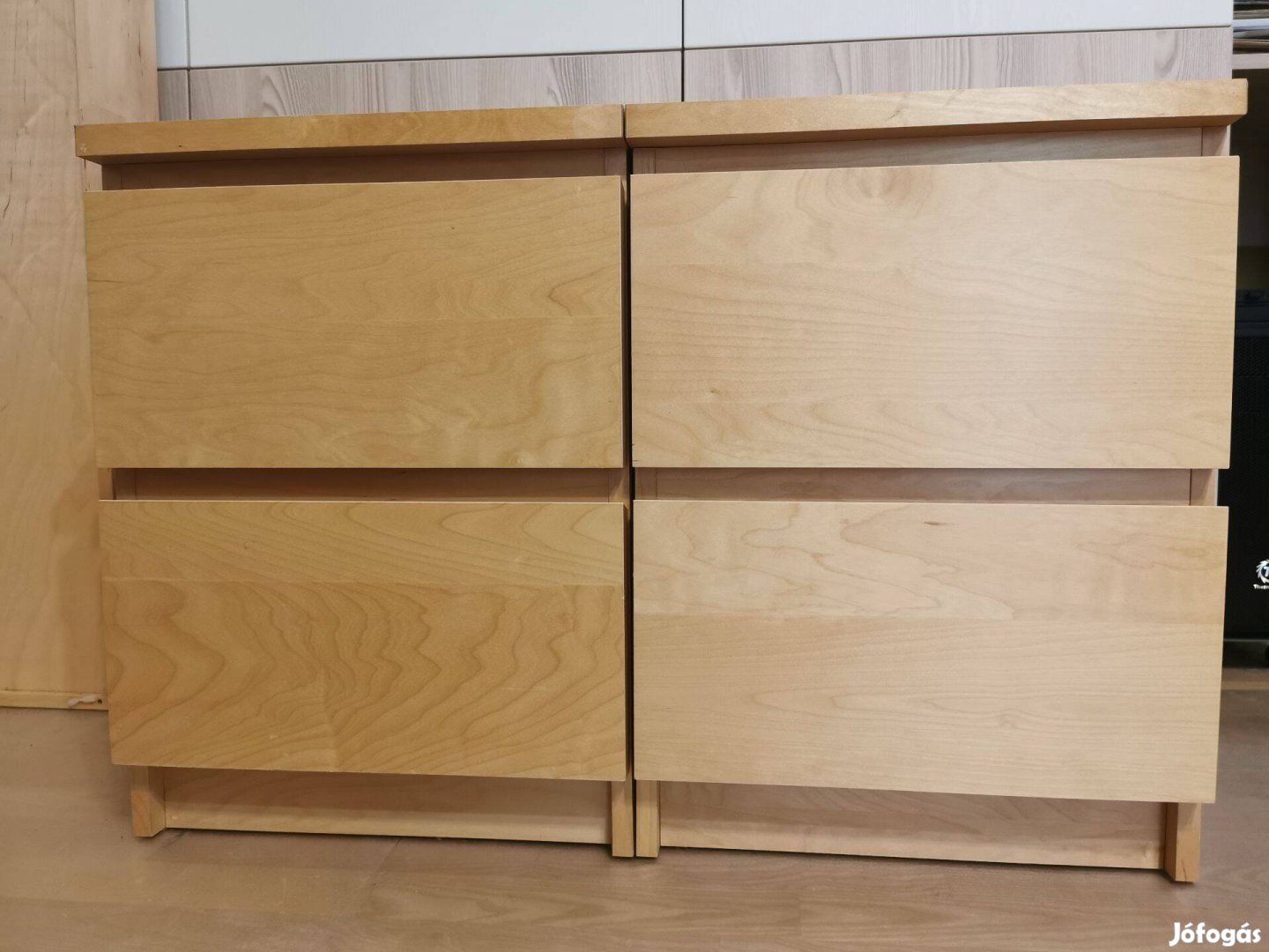 Eladó 2 db IKEA Malm éjjeliszekrény