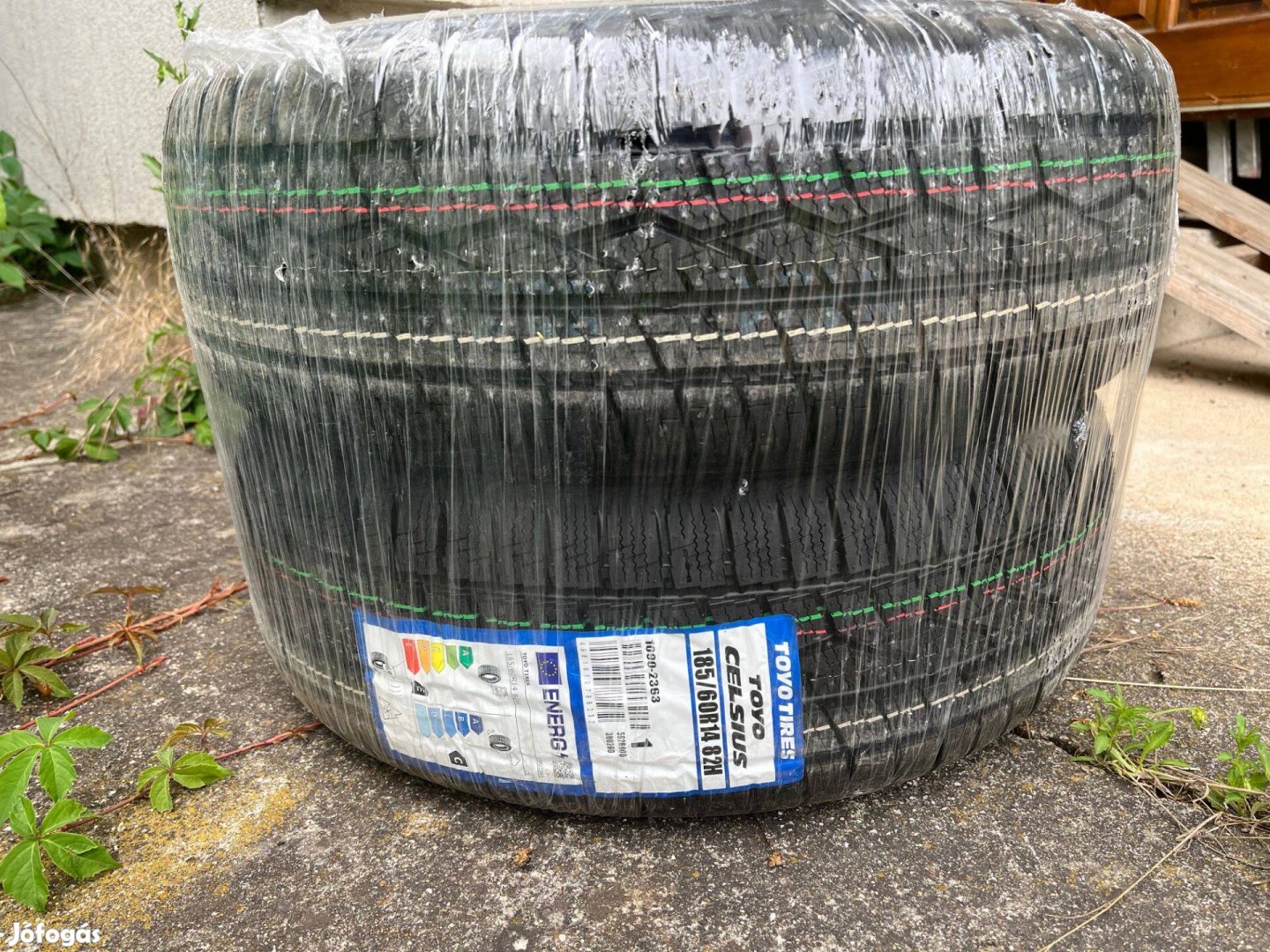 Eladó 2 db Toyo Celsius 185/60R14 82H négy évszakos gumi