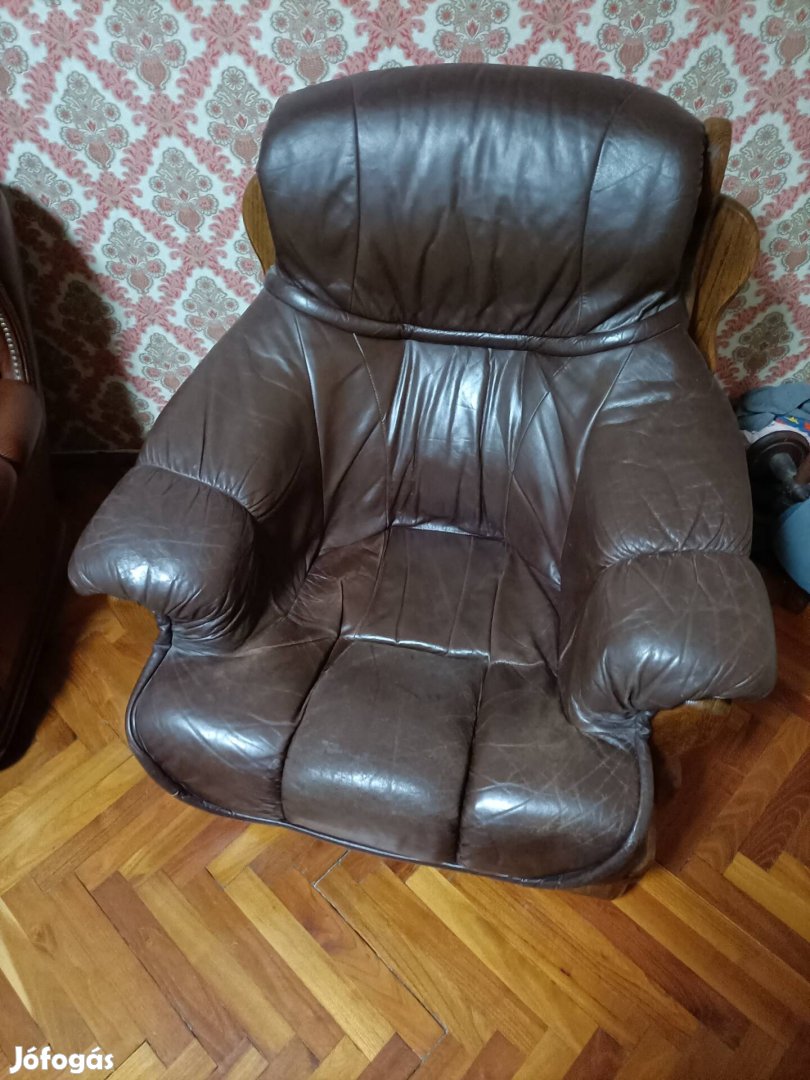 Eladó 2 db bőr fotel