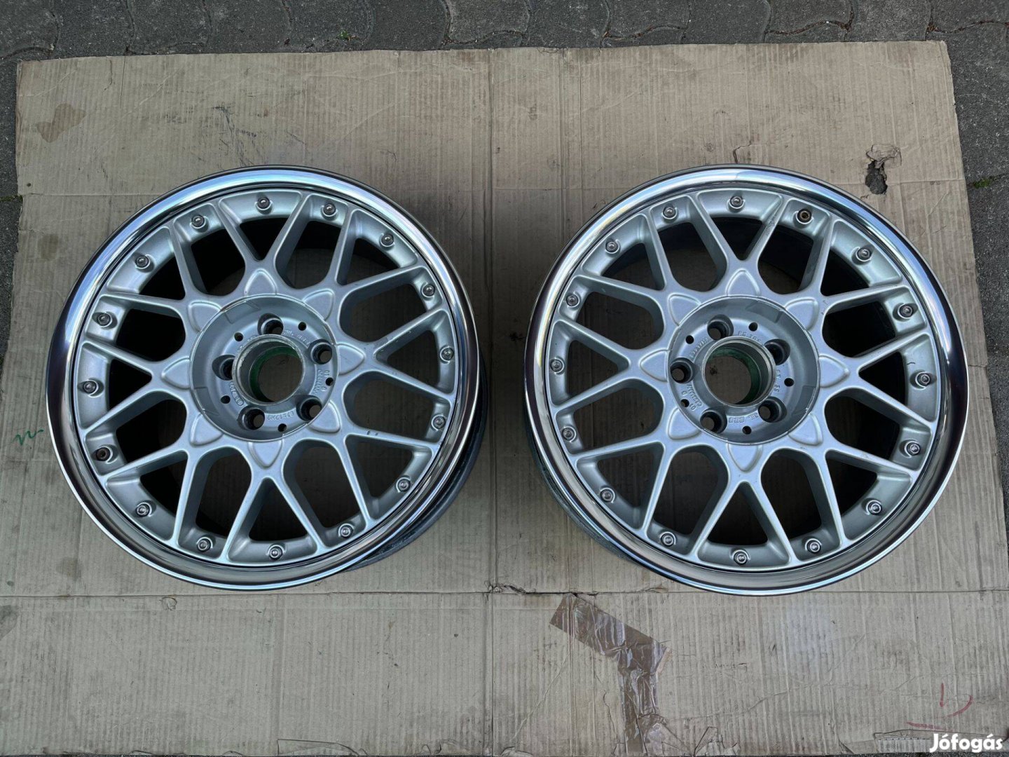 Eladó 2 db eredeti BBS RS 702 8x17 ET 35 (5x112) alufelni