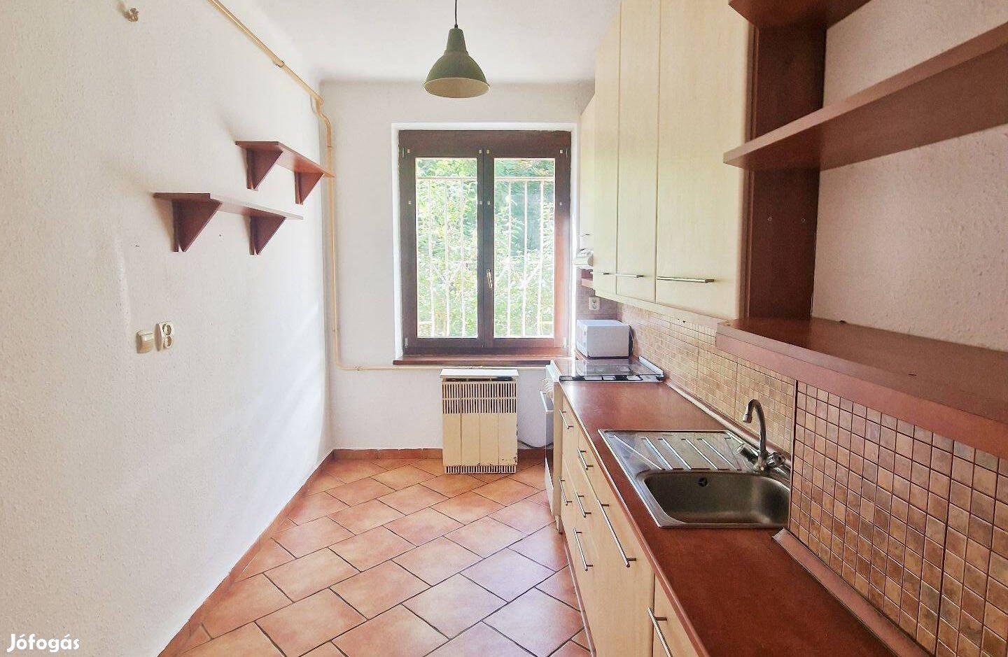 Eladó 2 szobás lakás a Béke téren