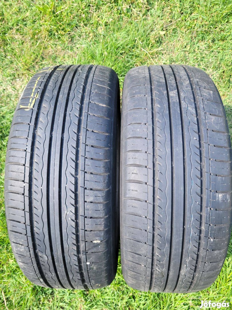 Eladó 2db 215/50 R17 nyári gumi