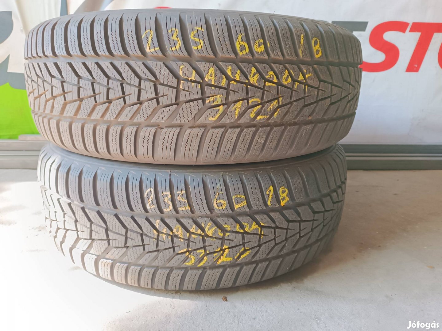 Eladó 2db 235/60 R18 Hankook winter Icept evo3 90%