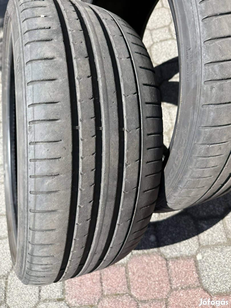 Elado 2db 245/35/20 gumi defekturo pirelli