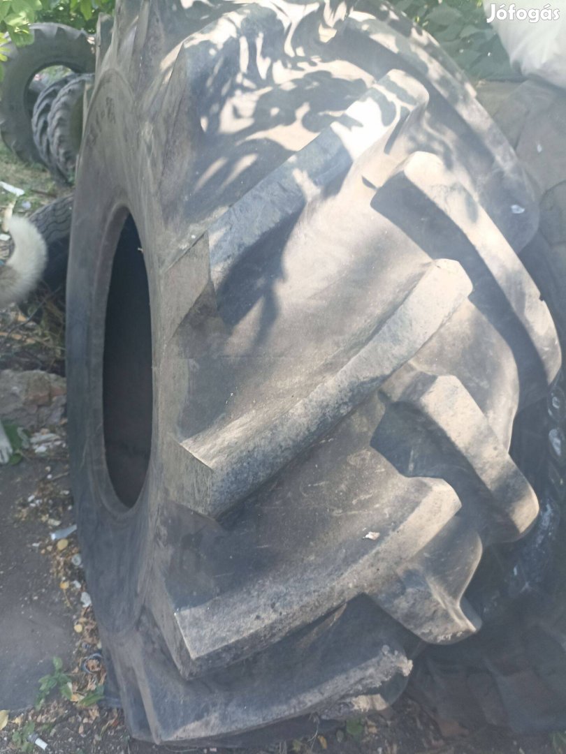 Eladó 2db 620/75R26 Goodyear DT822
