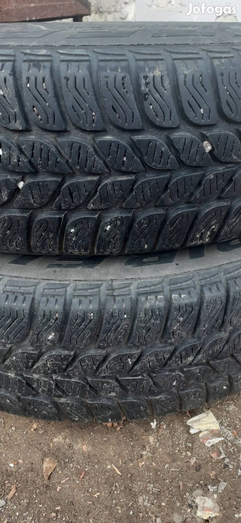 Eladó 2db Párban Pirelli Winter 165/70 14 Es Méretben Gumi 