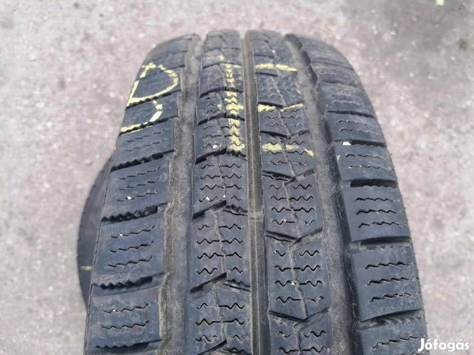 Eladó 2db. 2022-es gyártású Nexen 195/70R15C, 15C téli gumi