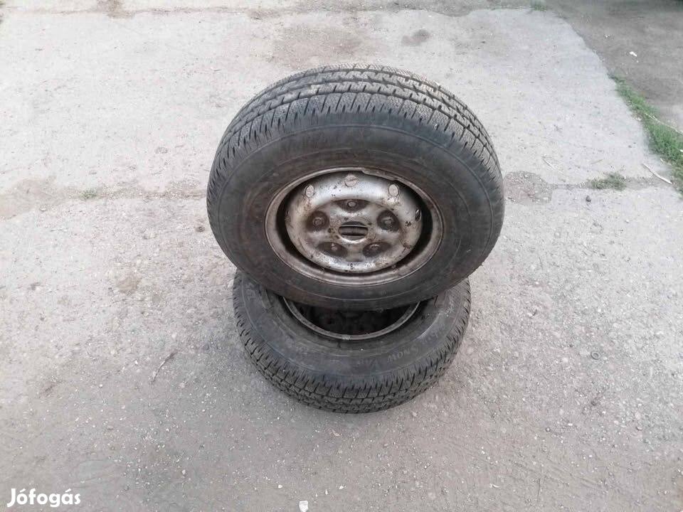 Eladó 2db. Ford Tranist kerék, 195R14C gumikkal