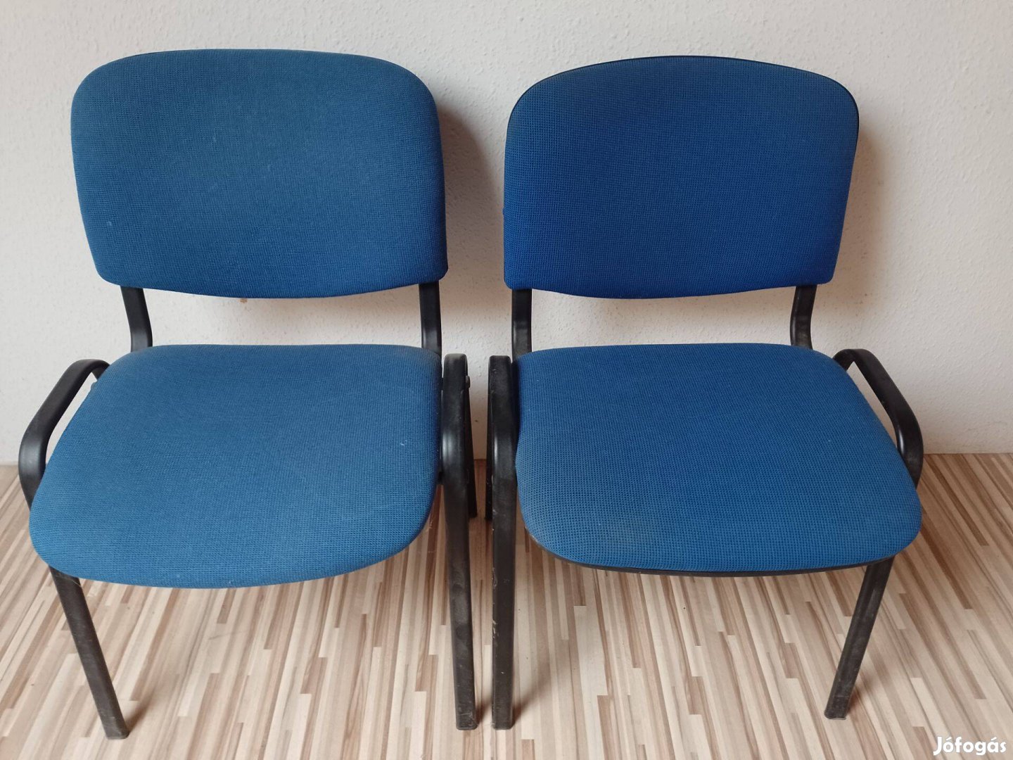 Eladó 2db párnázott szék Zalaegerszegen