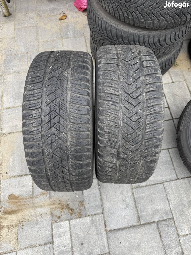 Eladó 2db téli Pirelli Sottozero 3 235/40 R19