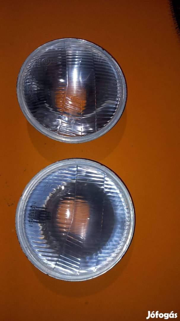 Eladó 2db traktor lámpa foncsor 143mm