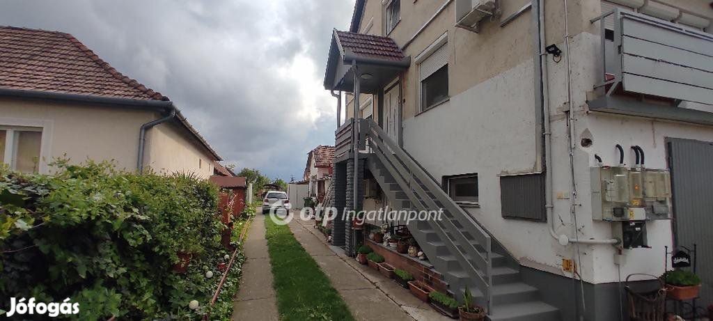 Eladó 300 nm-es ház Hajdúszoboszló