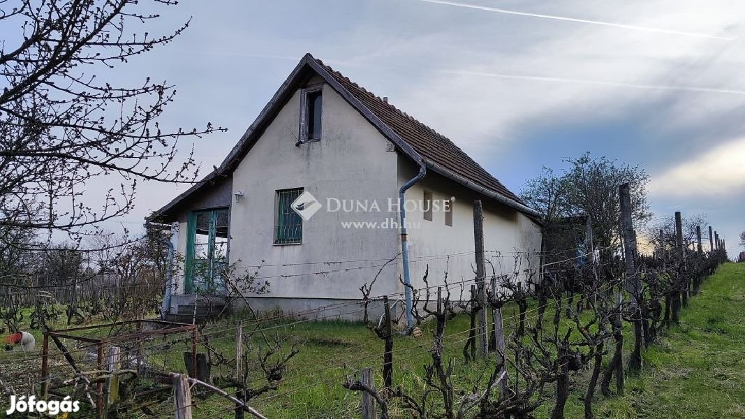 Eladó 30 nm-es ház Pázmánd