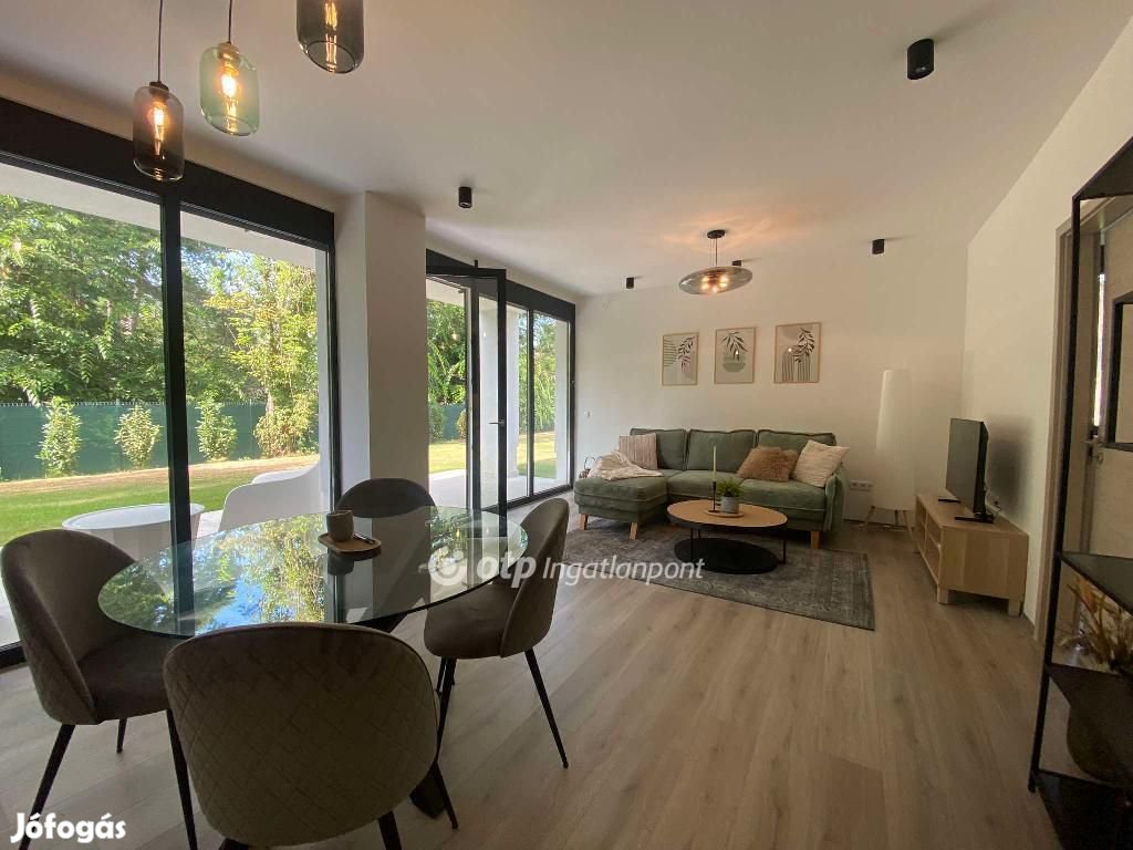 Eladó 31 nm-es lakás Balatonfenyves