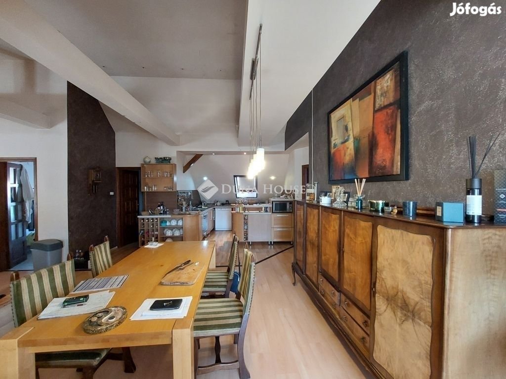 Eladó 320 nm-es lakás Baja