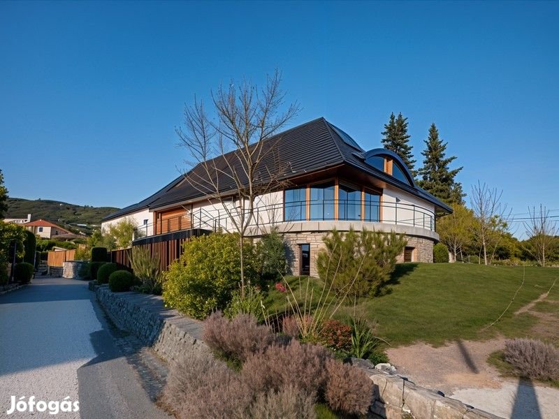 Eladó 330 nm-es Közepes állapotú Családi ház Pilisszentkeres