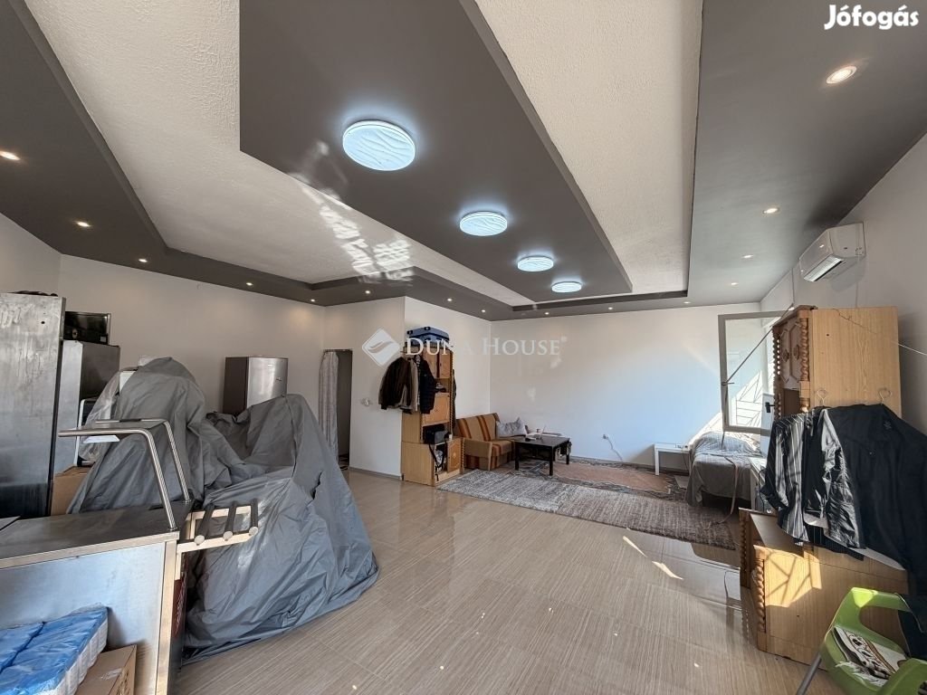 Eladó 335 nm-es ház Vecsés