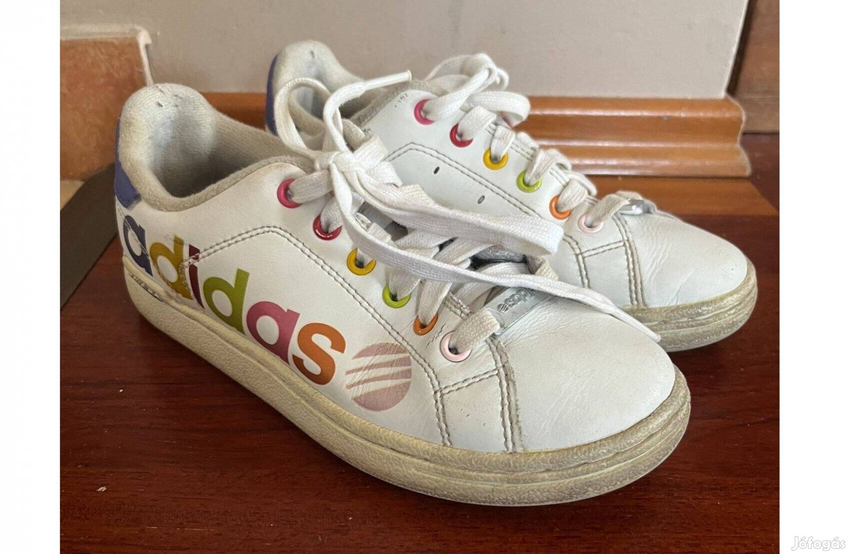 Eladó 33-as Adidas cipő