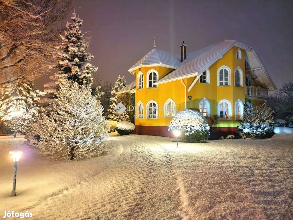 Eladó 340 nm-es ház Gyömrő