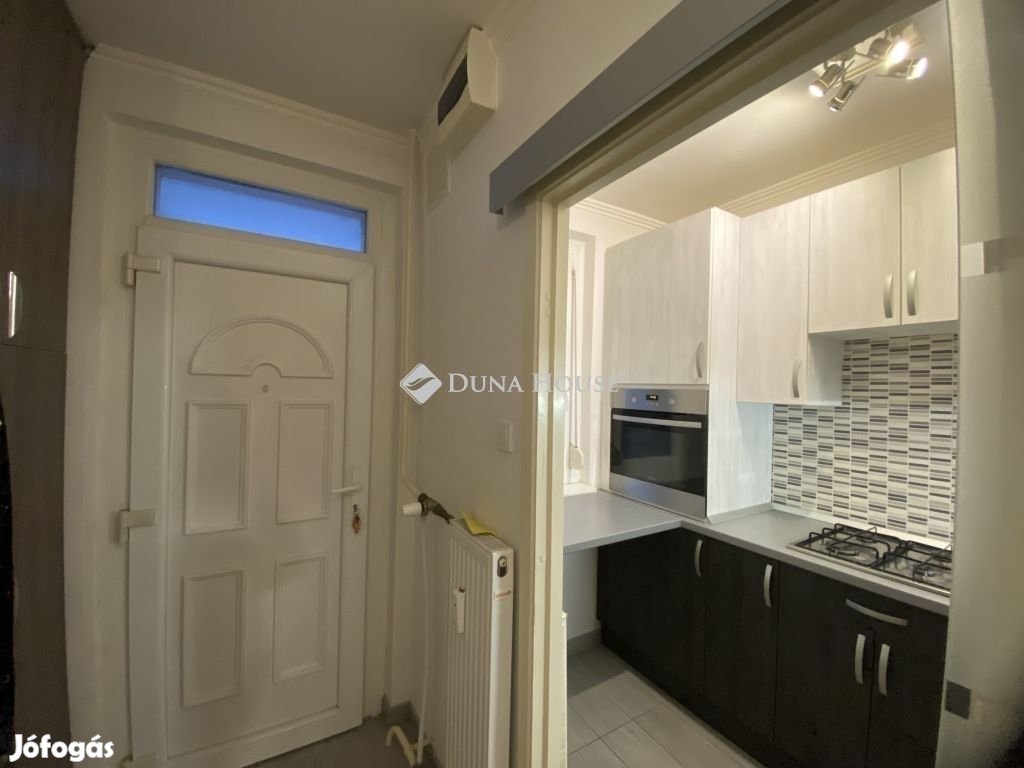 Eladó 35 nm-es lakás Szeged