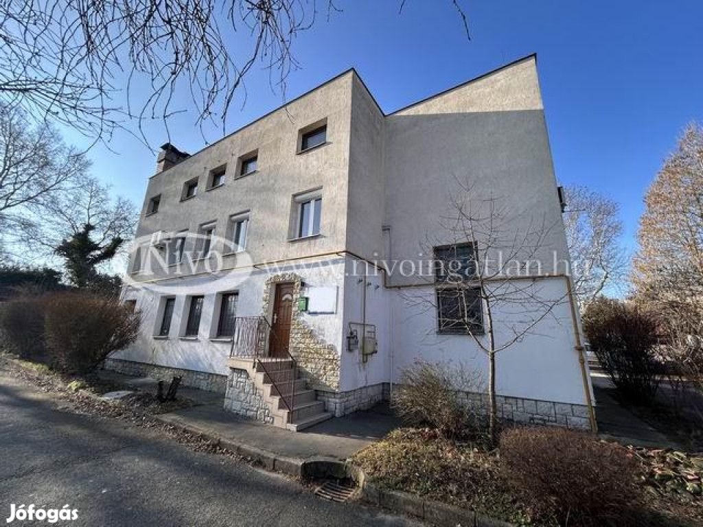 Eladó 376 nm-es Iroda, irodaház Veszprém