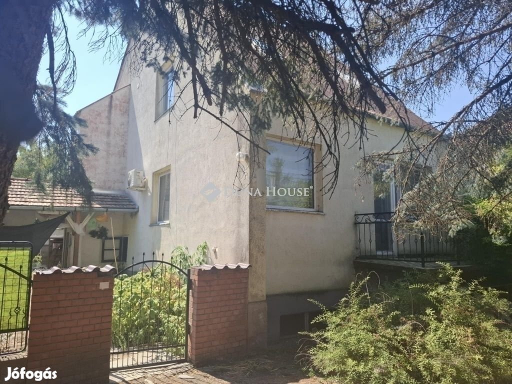 Eladó 386 nm-es ház Úri
