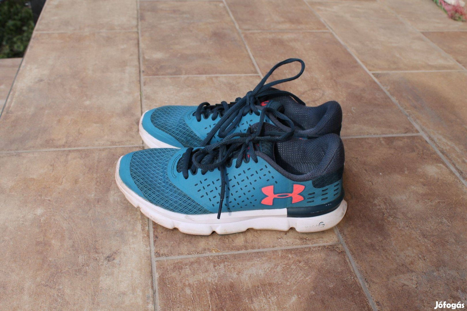 Eladó 38-as Under Armour futó cipő