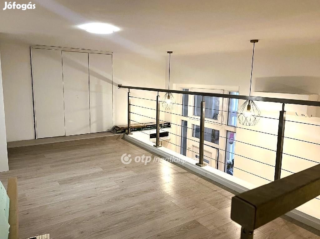 Eladó 39 nm-es Újszerű állapotú tégla lakás Budapest VI. kerület