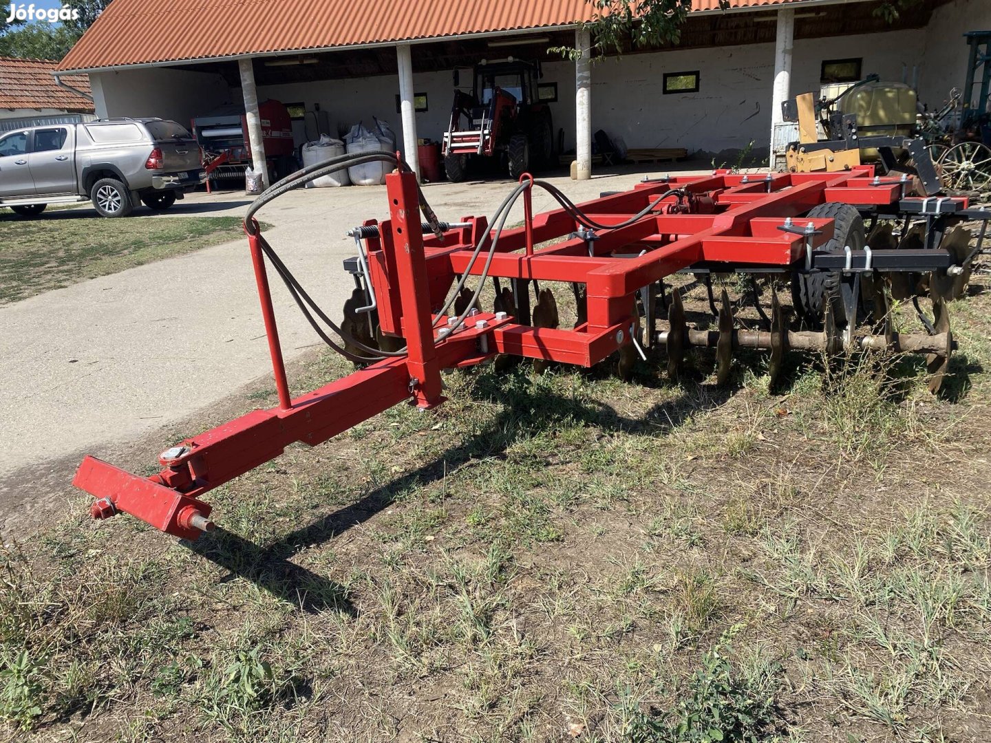 Eladó 3,2-es vontatott tárcsa 