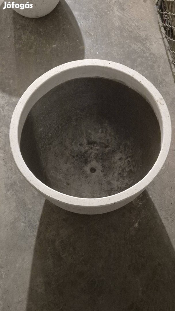 Eladó 3-3 db kaspó