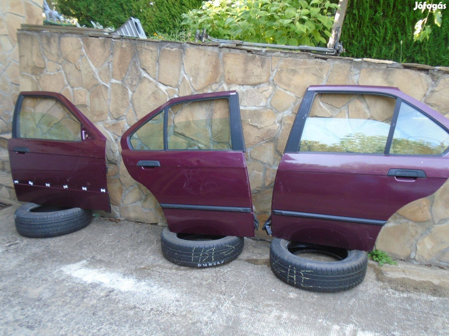 Eladó 3 db BMW E36 sedan ajtó