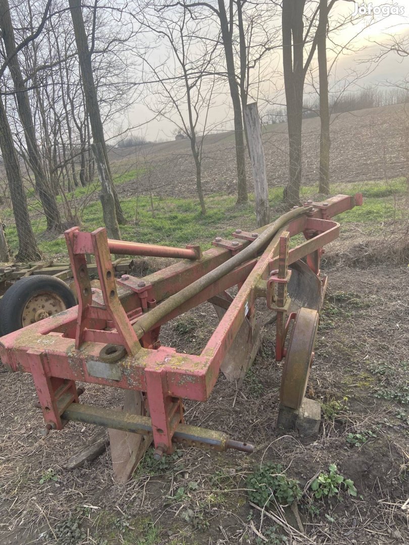 Eladó 3 fejes Kühne eke