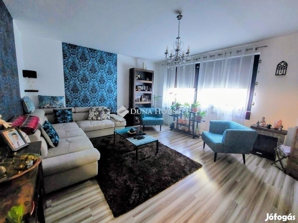 Eladó 3 szoba, hallos  lakás, Budapest 4. ker.