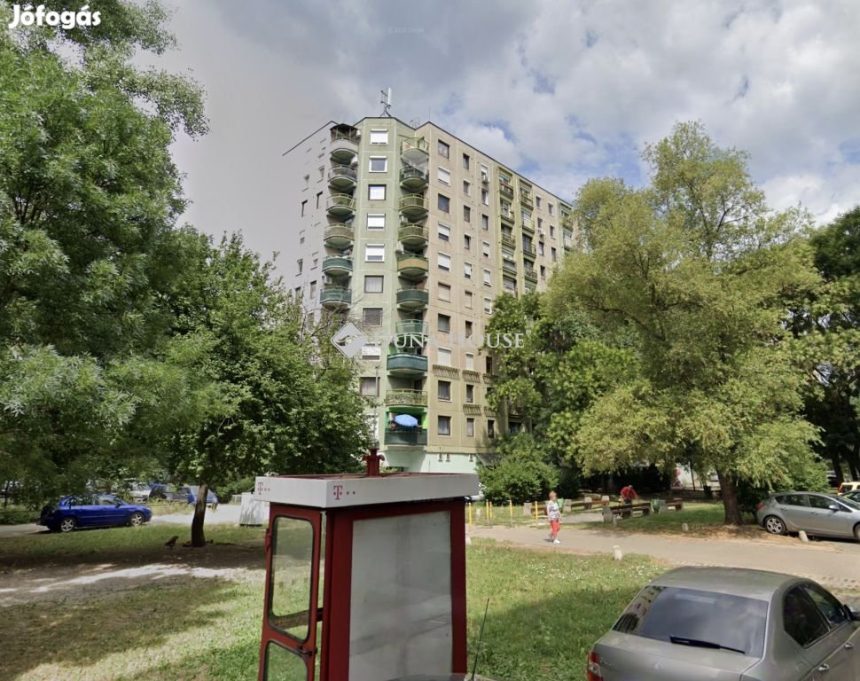 Eladó 3 szobás, 10.emeleti panellakás, Káposztásmegyer