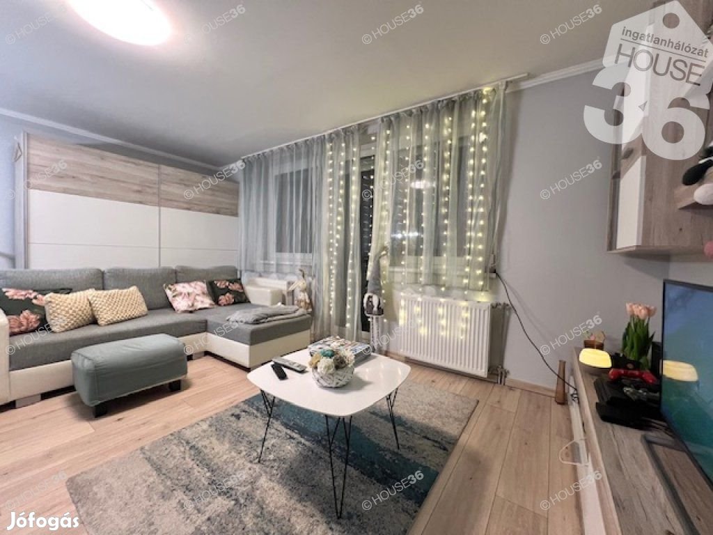 Eladó 3 szobás, liftes, erkélyes belvárosi lakás Kecskeméten