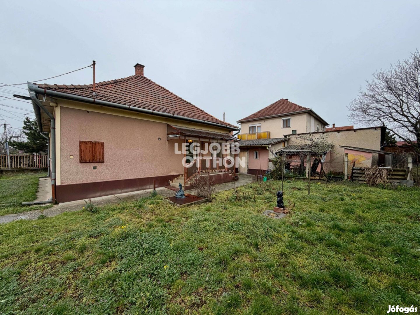 Eladó 3 szobás felújítandó családi ház Cegléden a