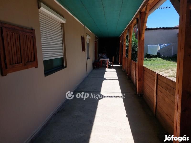 Eladó 40 nm-es lakás Sárospatak