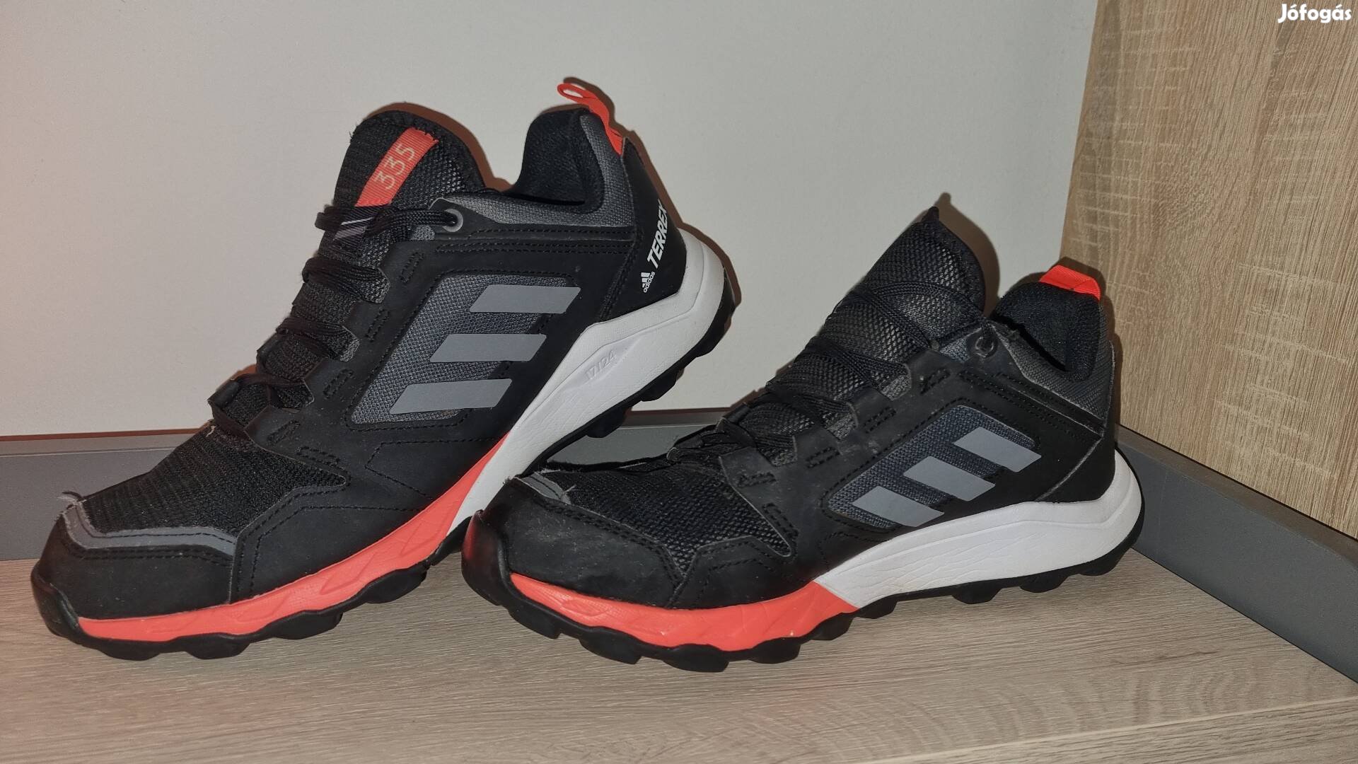 Eladó 41,5-es Adidas Terrex túracipő jó állapotban!