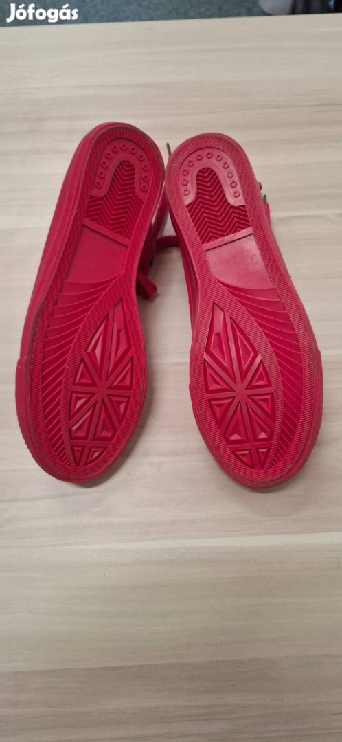 Eladó 41.-es rózsaszín magassszárú tornacipő női