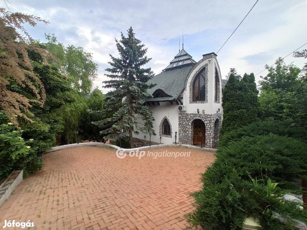 Eladó 424 nm-es ház Szarvaskő