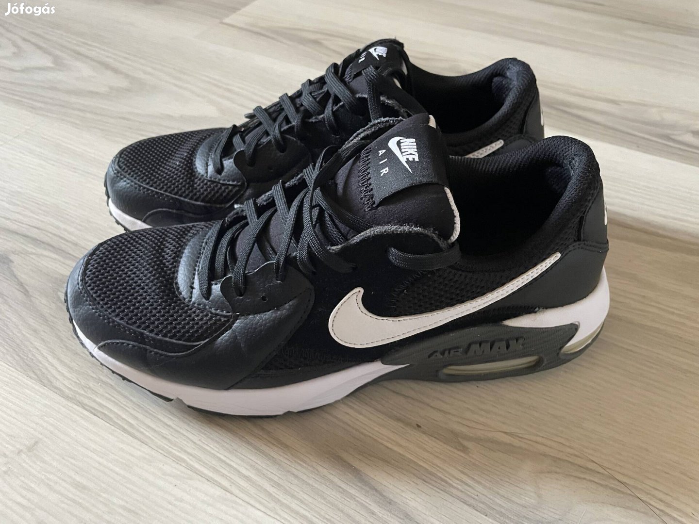 Elado 42 es Nike Air max !!!