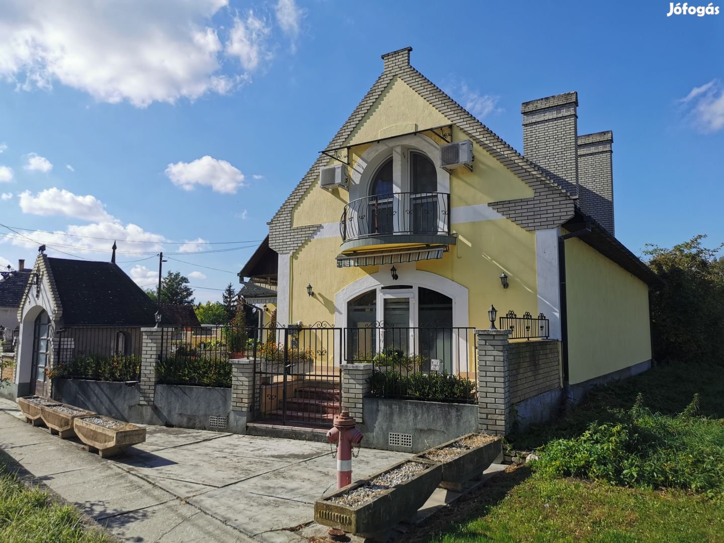 Eladó 450 m2 panzió, Ásványráró