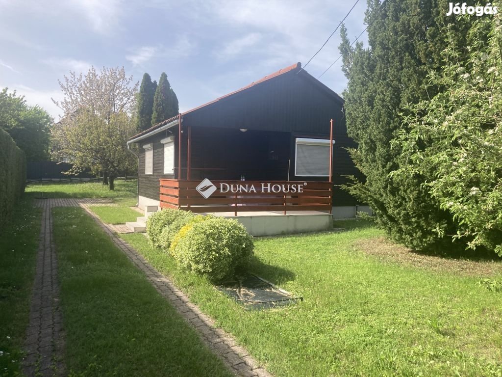 Eladó 45 nm-es ház Balatonfűzfő
